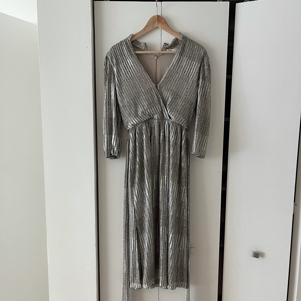 Alice and Olivia Katina midi wrap dress